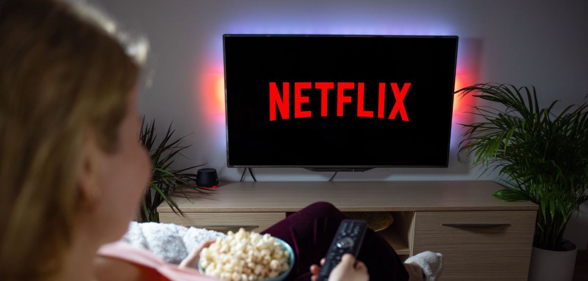 Netflix-Dokus auf dem Fernseher schauen