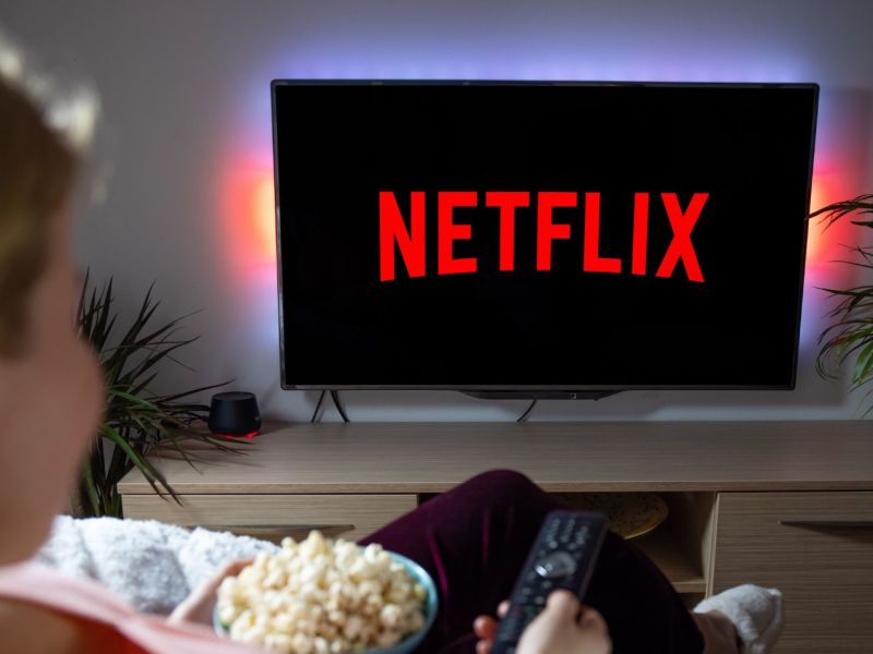 Netflix-Dokus auf dem Fernseher schauen
