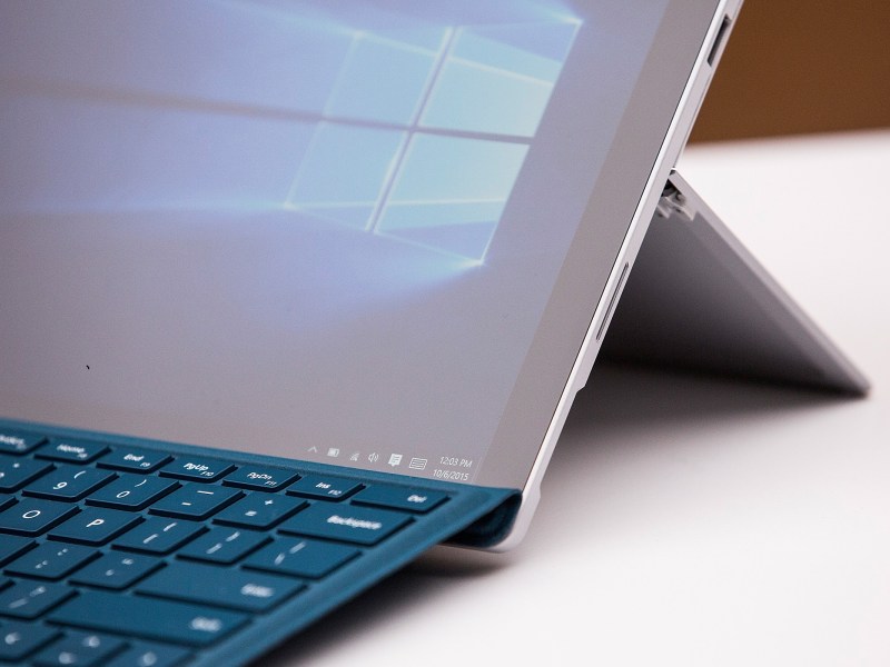 Notebook mit Windows-Desktop