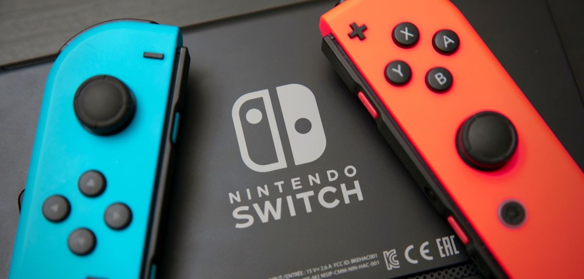 Nintendo Switch mit Joy-Con-Controllern