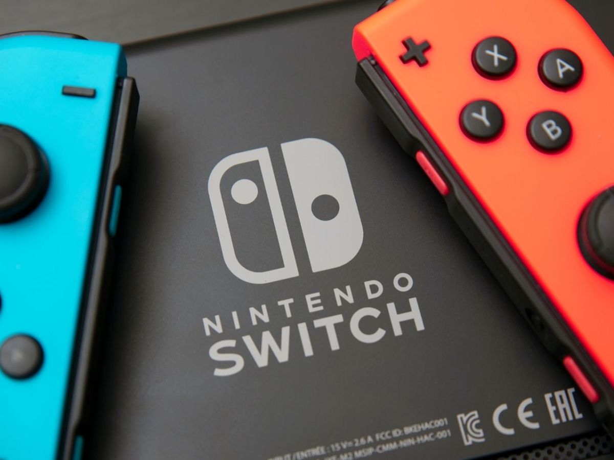 Nintendo Switch mit Joy-Con-Controllern