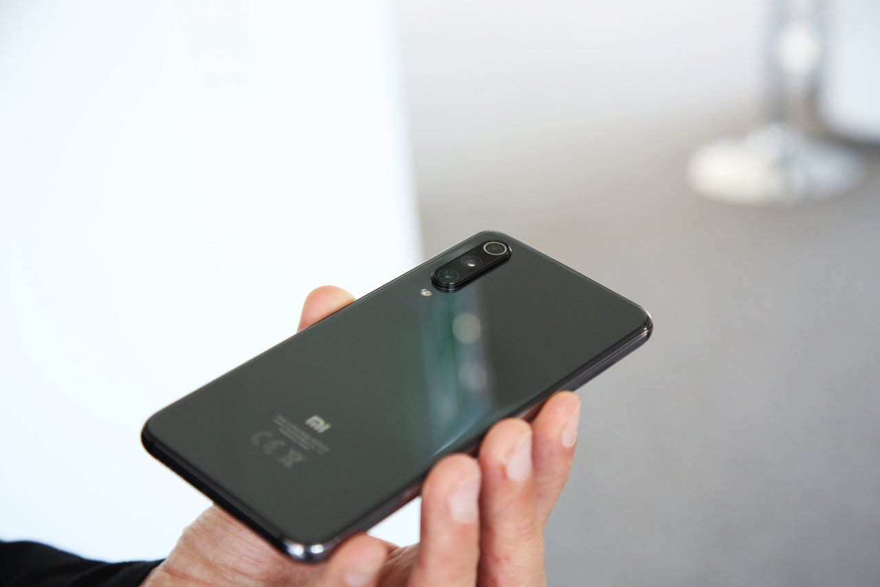 Das Xiaomi Mi 9 SE ist mit einer Tripple-Kamera ausgestattet.