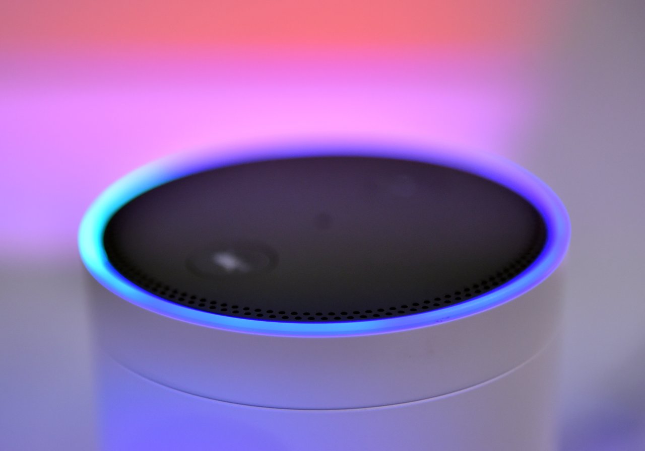 Beobachtet die LEDs eures Amazon Echo, damit das Einrichten von Alexa ein Erfolg wird.