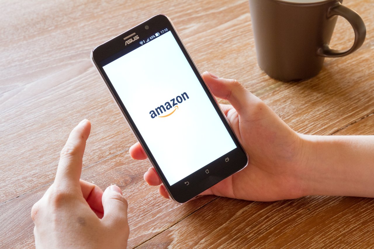 Amazon Pay ist ein Bezahlservice der Firma Amazon, mit dem du schnell und sicher im Internet einkaufen kannst.