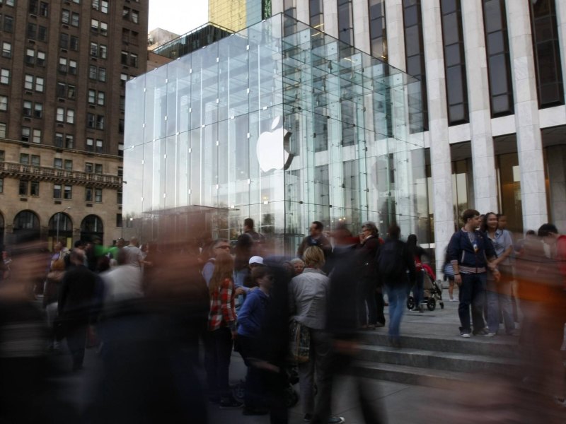 Das Warten vor dem Apple Store gehört mittlerweile zur Tradition der Produktlaunches des Konzerns (Symbolfoto).
