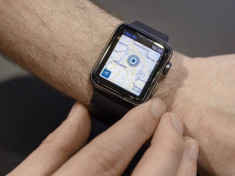 Eine Apple Watch an einem Handgelenk