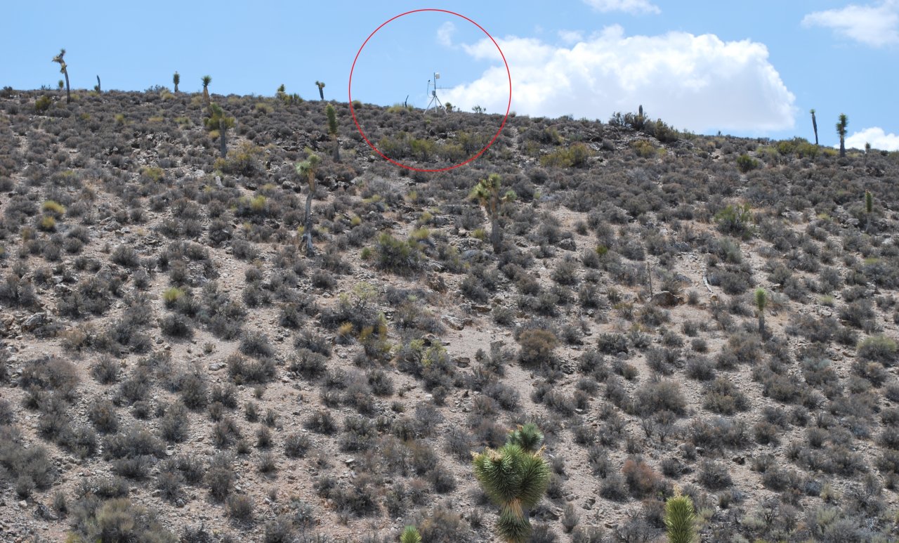 Ein Fotograf knipste eine Überwachungskamera auf einem Berg in der Area 51.