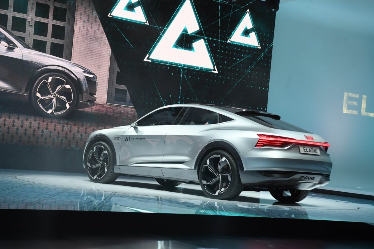 Auf der IAA stellte Audi mit "Elaine" bereits den Prototypen des geplanten KI-Assistenten "PIA" vor.