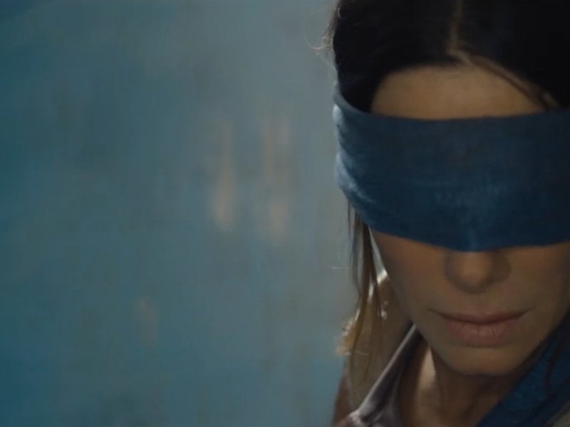 Sandra Bullock mit Augenbinde in "Bird Box"
