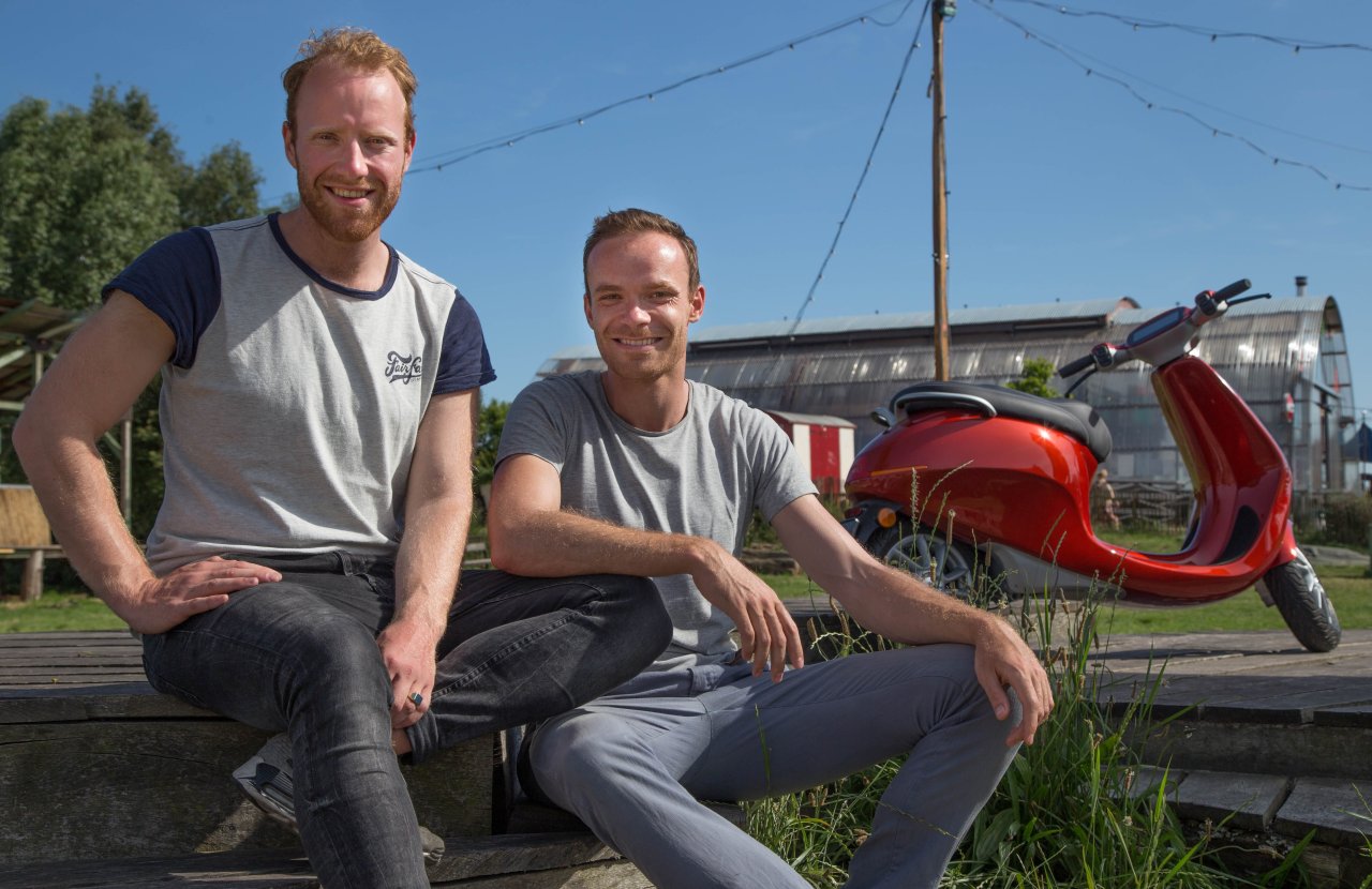 Die Gründer des AppScooters: die Niederländer Bart Jacobsz Rosier (r.) und Marijn Flipse