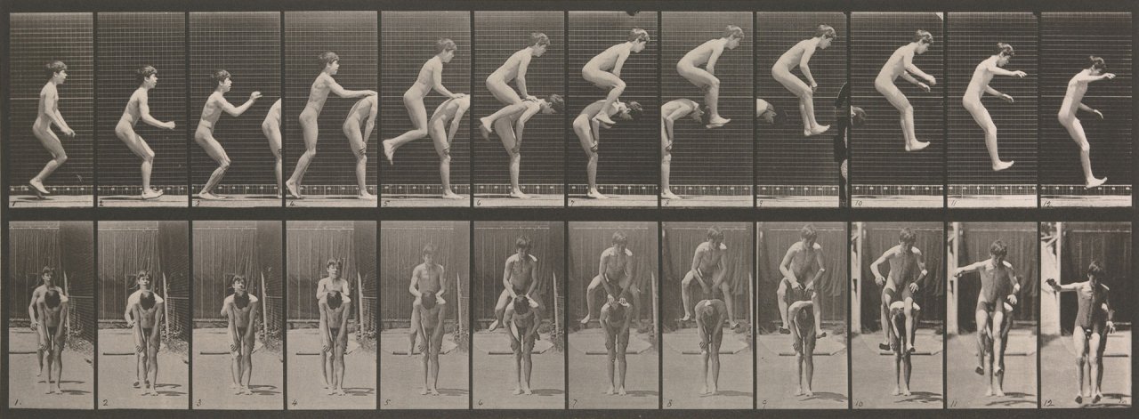 "Boys Playing Leapfrog" (1883-1886) des amerikanischen Erfinders Eadweard Muybridge, ein Beispiel für Reihenfotografie, einem frühen Versuch Bewegungsabläufe fotografisch festzuhalten.