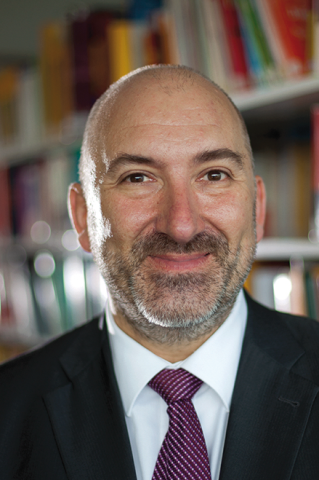 Andreas Büsch ist Theologe und Erziehungswissenschaftler. Andreas Büsch ist Theologe und Erziehungswissenschaftler.