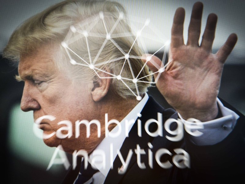 Bildmontage von Trump und dem Schriftzug Cambridge Analytica