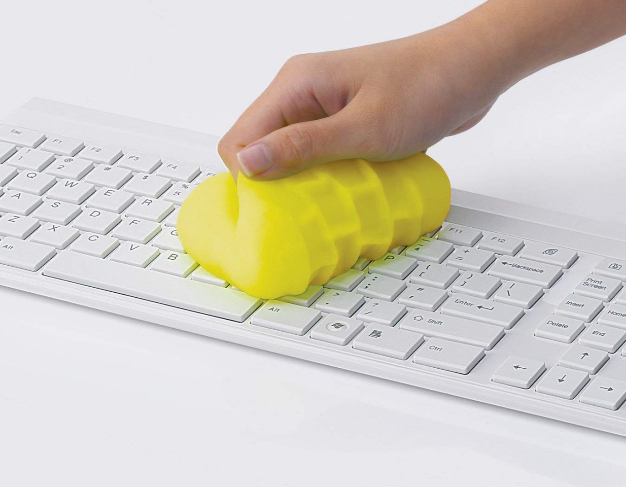 Reinigt eure Tastatur: Die praktische Cyber Clean Reinigungsmasse.
