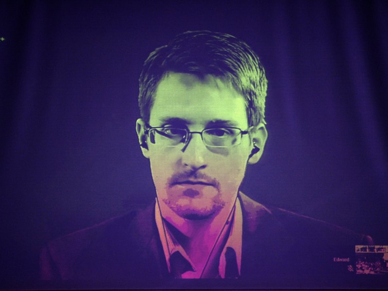 Edward Snowden während eines Gesprächs per Google Hangout.