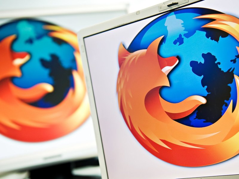 Firefox Logo auf zwei Bildschirmen