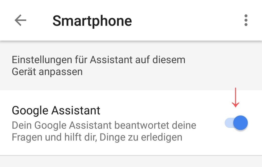 Blauer Regler bedeutet: Google Assistant ist aktiv. Schiebe den Regler nach links, um Google Assistant zu deaktivieren.