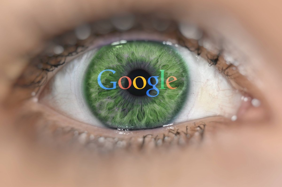 Ein Auge mit einem Google-Logo darin