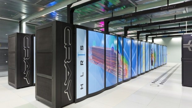 Der Supercomputer "Hawk" nimmt in Stuttgart seinen Betrieb auf.