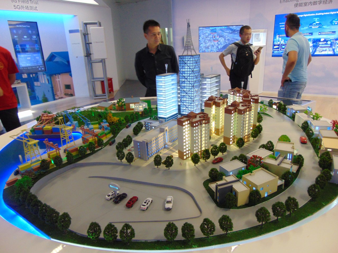 Das Modell einer Smart City, wie Huawei sie sich vorstellt – voll vernetzt und nachhaltig energiewirtschaftlich betrieben.