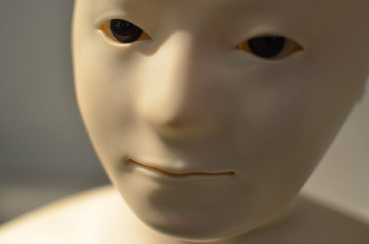 Der menschlichen Gestalt nachempfunden: Ein humanoider Roboter