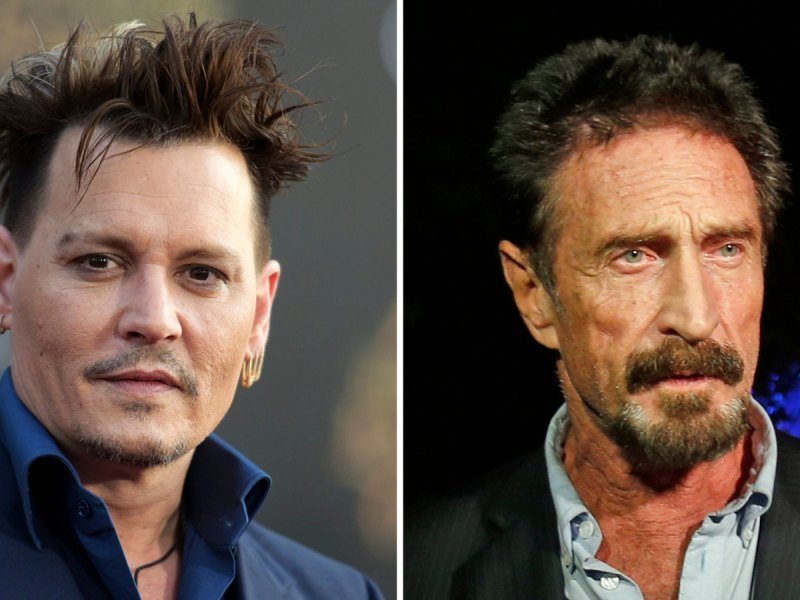 Ein zweiteiliges Foto stellt Johnny Depp und John McAfee gegenüber