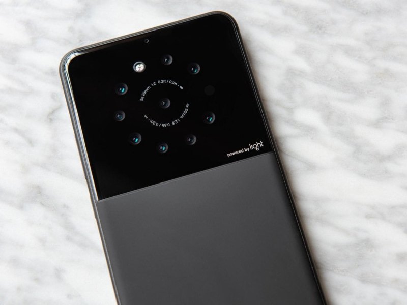 Ein Smartphone mit neun Kameras
