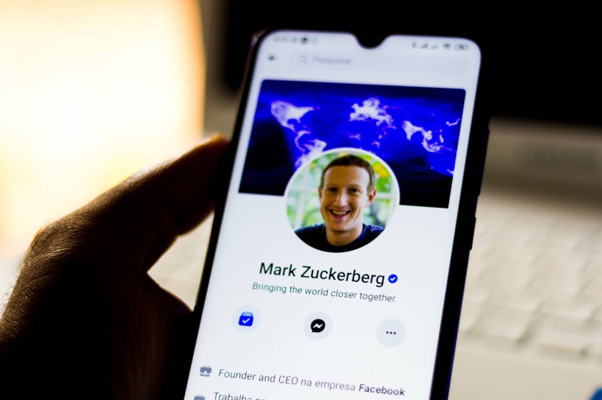 Mark Zuckerbergs Facebook-Profil auf einem Smartphone.