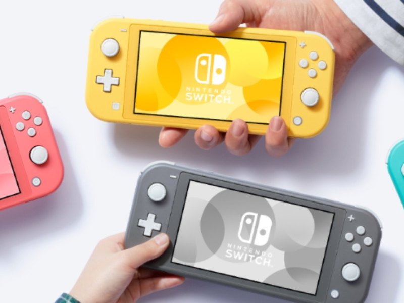 Vier Nintendo Switch Lites in 4 Farben