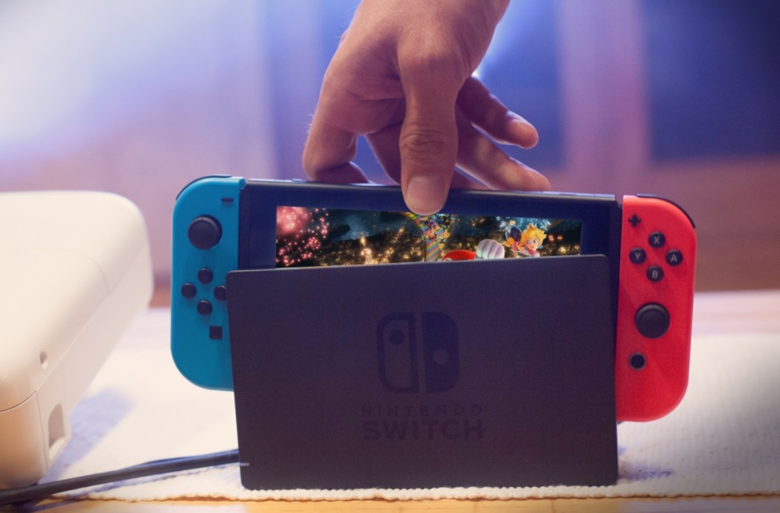 Nintendo Switch auf dem Fernseher: So einfach verbindest du sie - Futurezone