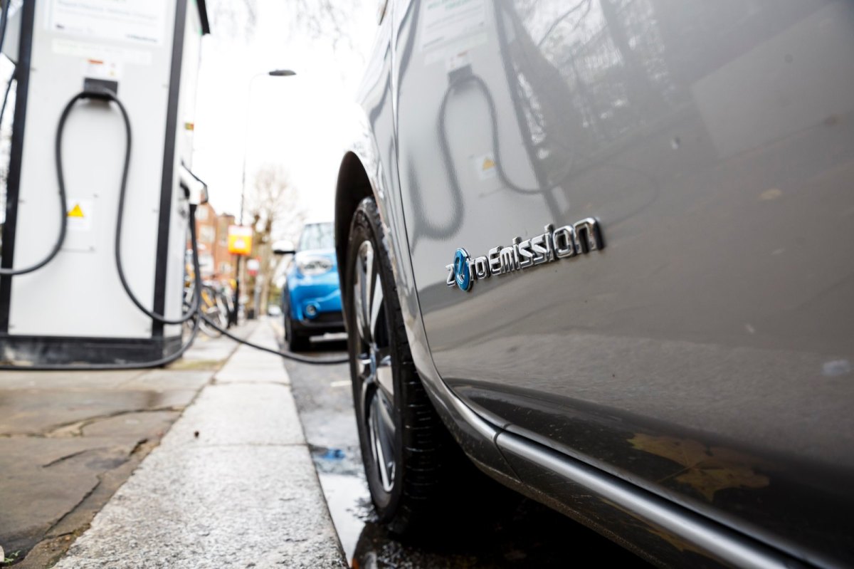Nissan Leaf wird aufgeladen