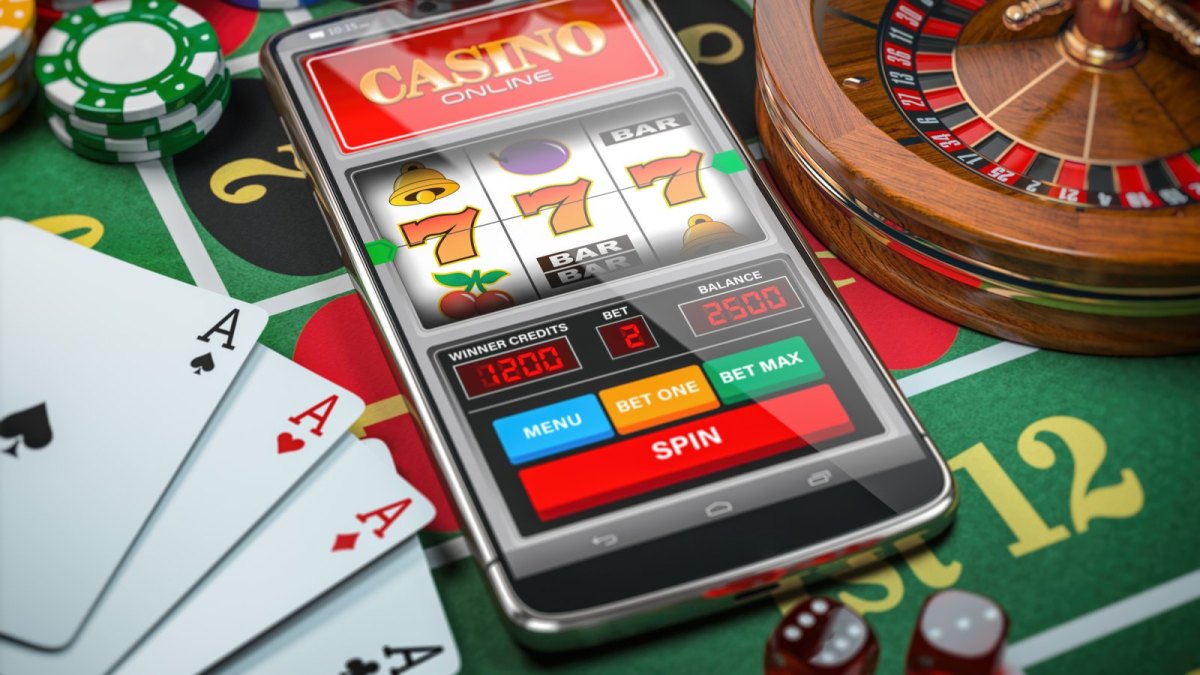 Casino-Chips und Roulette
