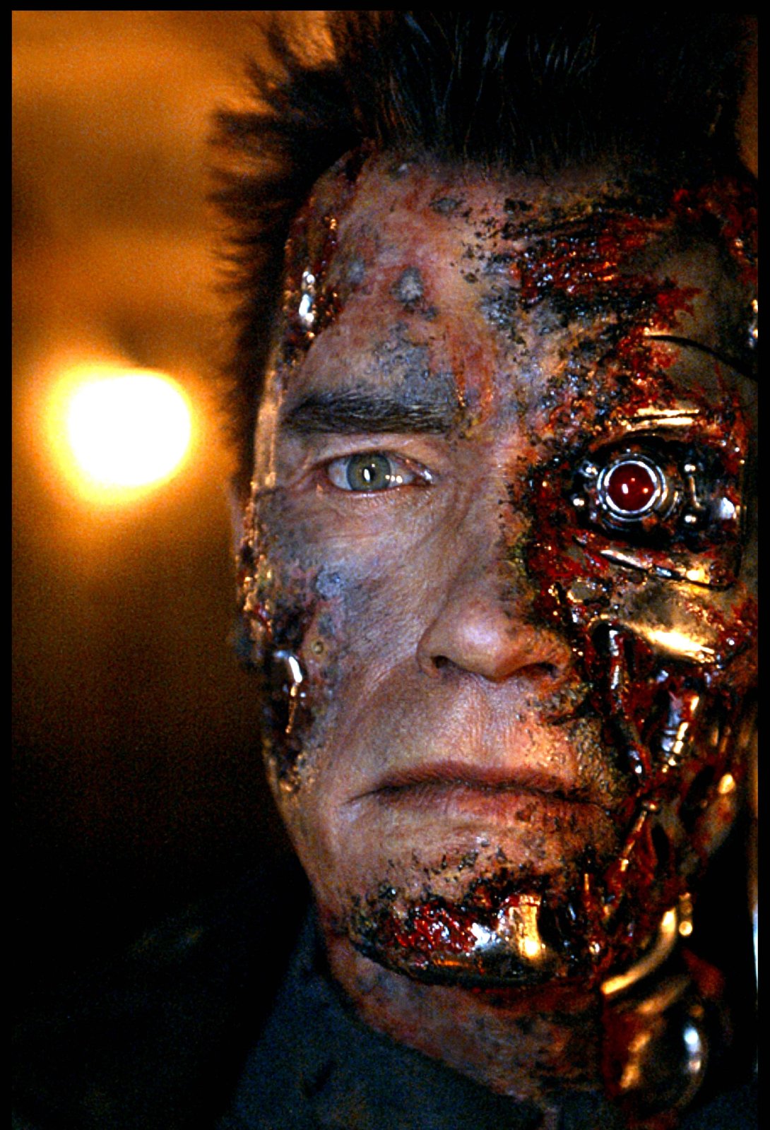 Arnold Schwarznegger als der T-800.