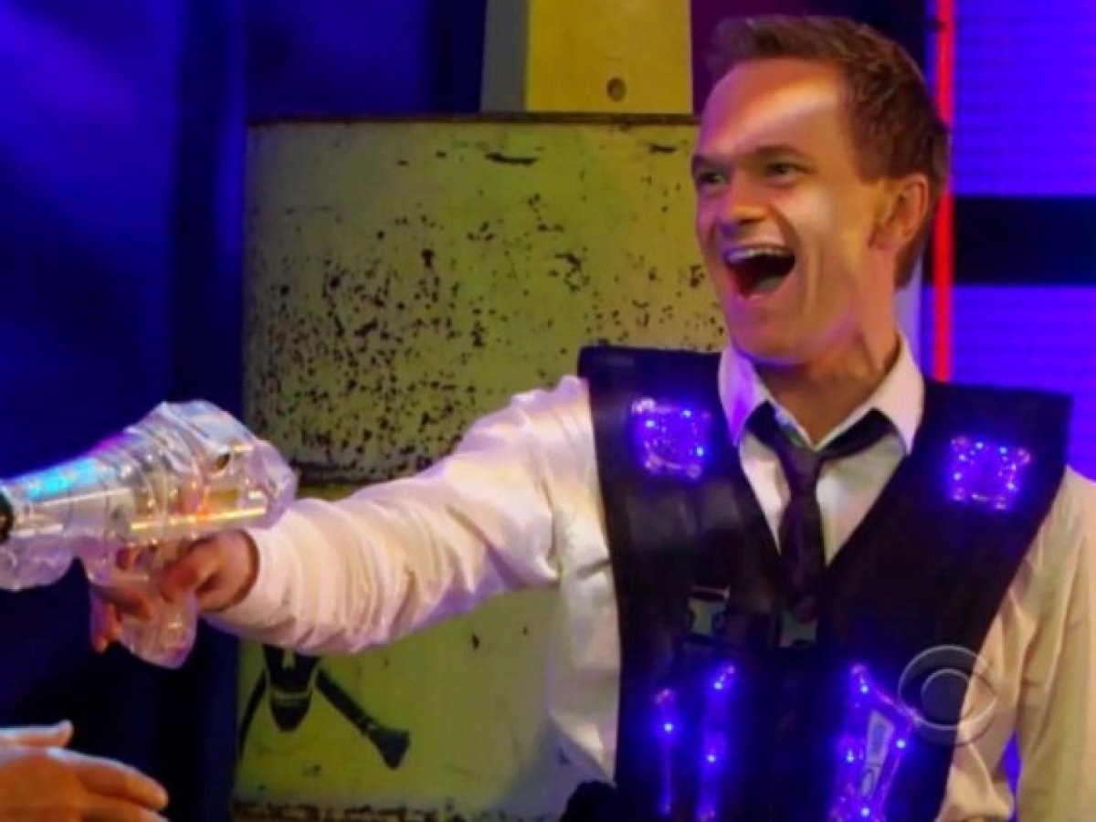 Barney Stinson spielt Lasertag