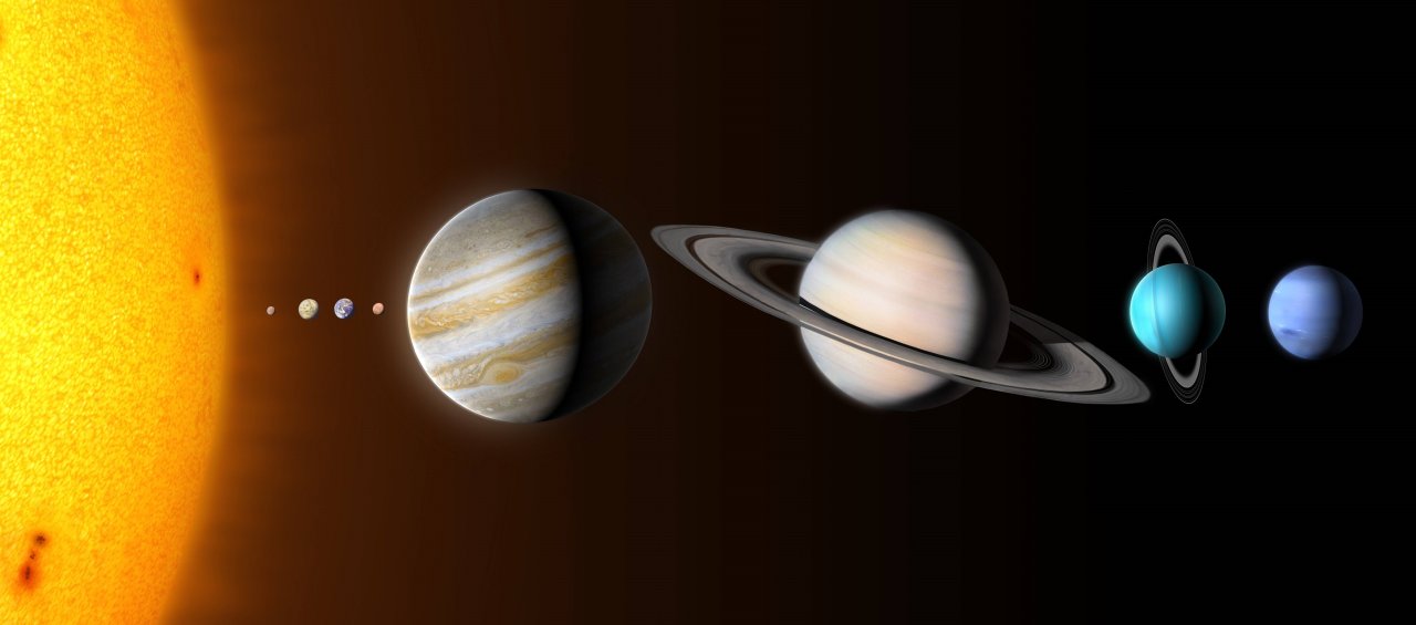 Die Abbildung zeigt die realistischen Größenverhältnisse in unserem Sonnensystem. Die Größe unseres Heimplaneten (dritter von links) spricht hierbei für sich.