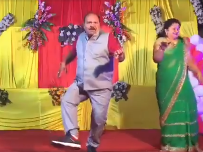 Sanjeev Shrivastava tanzt.