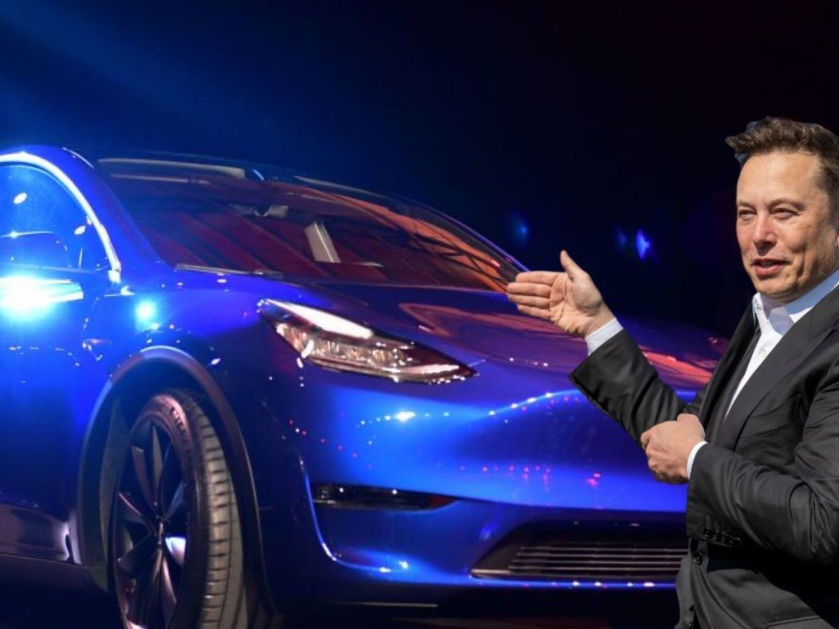 Elon Musk vor Teslas Model Y