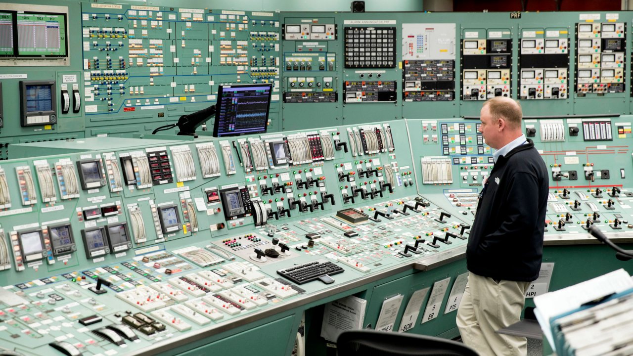 Kontrollraum eines Atomkraftwerkes
