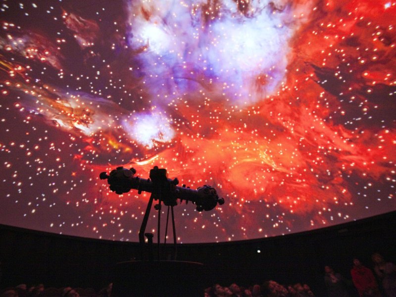 Projizierter Sternenhimmel im Planetarium