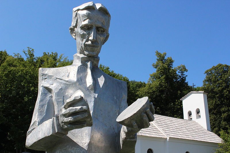 Nikola Tesla gilt als einer der größten Pioniere der Elektrotechnik.