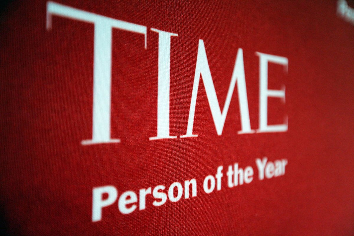 Das Logo des TIME-Magazins vor rotem Hintergrund.