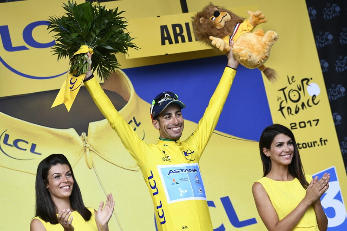 Fabio Aru (Team Astana) jubelt nach der 13. Etappe der Tour de France 2017 am 14.07.2017.