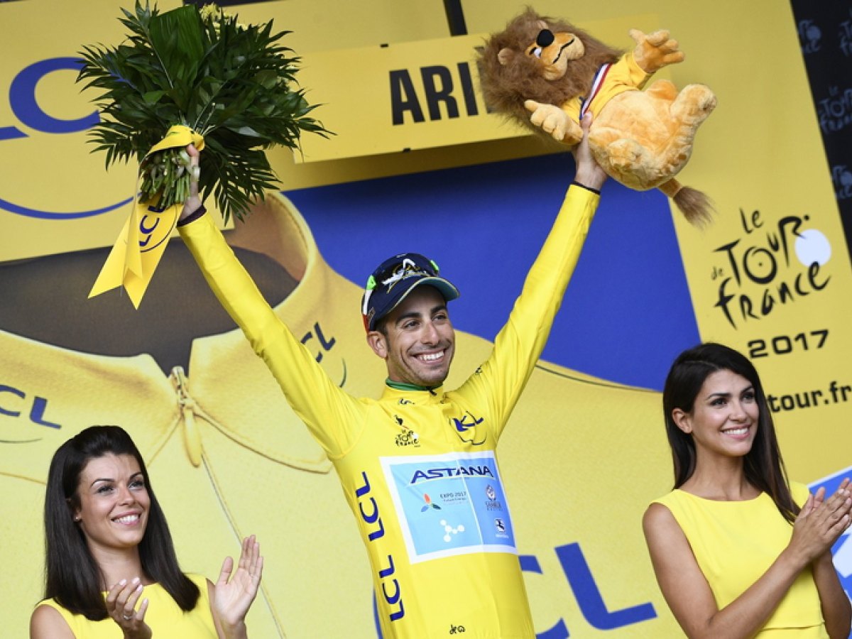 Fabio Aru (Team Astana) jubelt nach der 13. Etappe der Tour de France 2017 am 14.07.2017.