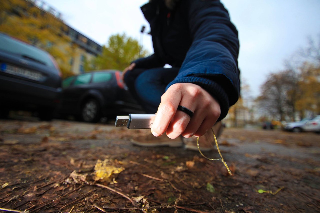 Bevor Diebe eure Daten in die Finger bekommen, solltet ihr euren USB-Stick verschlüsseln.