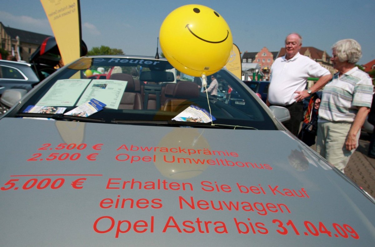 Der Umweltbonus für Elektroautos von 2009 liegt jedenfalls noch im Regal.