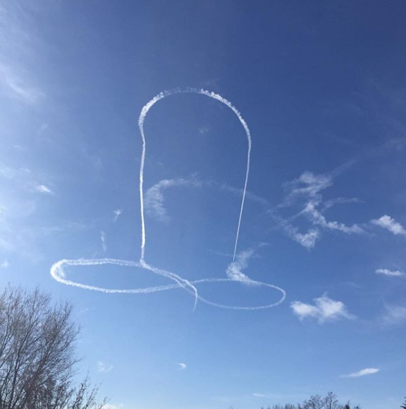 Ein Kampfpilot malte mit den Kondensstreifen seines Flugzeugs einen riesengroßen Penis in den Himmel über dem Bundesstaat Washington (Symbolbild).