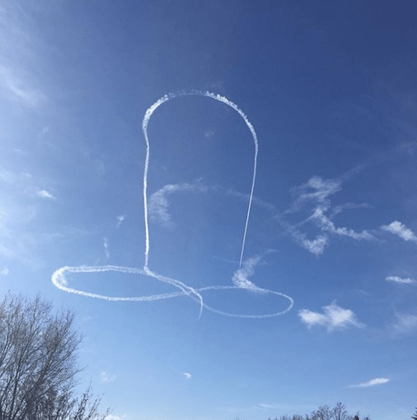 Ein Kampfpilot malte mit den Kondensstreifen seines Flugzeugs einen riesengroßen Penis in den Himmel über dem Bundesstaat Washington (Symbolbild).