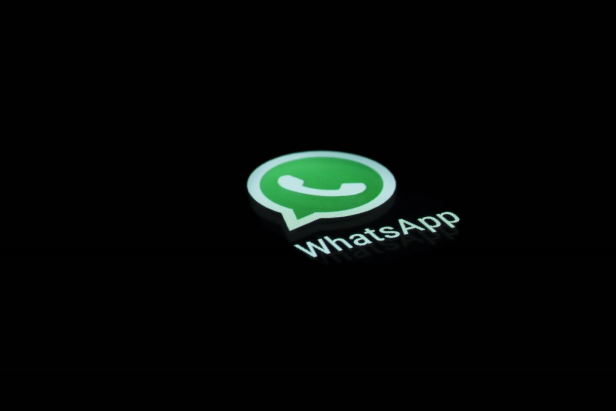 Whatsapp-Logo auf eingeschalteten Display