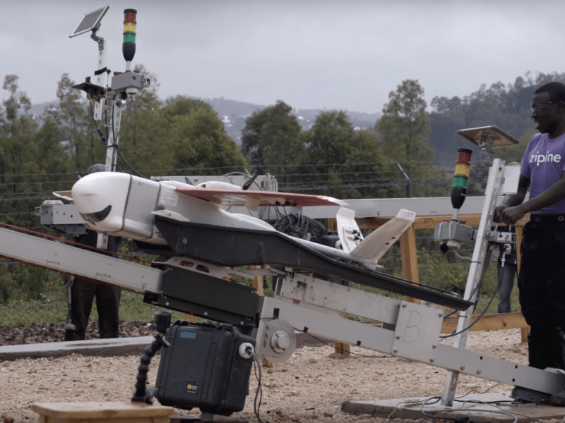 Zipline-Drohne auf der Startrampe