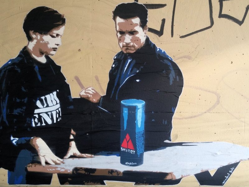 Graffiti von Amazons Alexa im Stil von Terminator